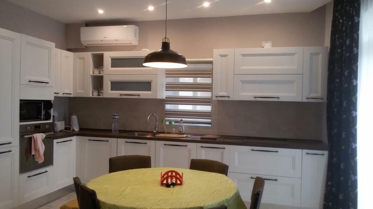Apartment Merhba 3 *